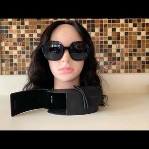 Original Chic and Authentic PRADA Sunglasses✅